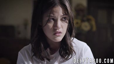 Жесткое порево отчима с падчерицей азиаткой с удушением и камшотом в рот