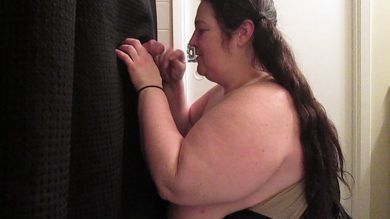 Королевский минет в ванной от толстой хуесоски с камшотом на лицо