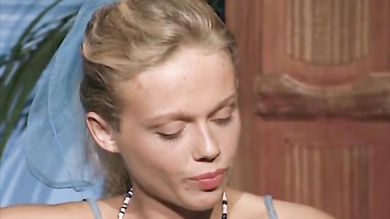 В два парня в домашнем борделе оттрахали троих проституток во все дырочки